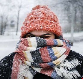 لماذا لا يصاب البعض بنزلات البرد وكيف نصبح مثلهم؟