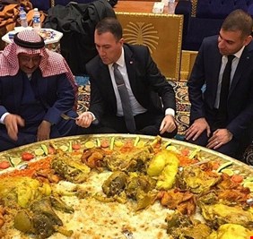 السفير التركي يستعرض ضيافة الجنوب العراقي وينشر 