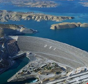 وزير الموارد يكشف وعداً تركياً بشأن المياه مع العراق