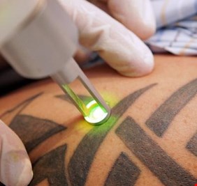 دراسة تكشف عن خطر يحدق بمحبي الوشوم!