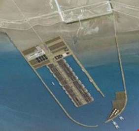 النقل تبحث إعداد تصميم لمدينة اقتصادية بميناء الفاو