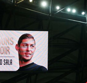 تطور جديد في حادثة تحطم طائرة اللاعب الأرجنتيني المفقود سالا