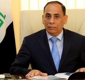 بالفيديو ..قصة المروءة العراقية بين الشاب الموصلي حسام الذي فقد بصره، وابن الجنوب السفير فاضل الشويلي الذي تبرع بعلاجه حتى يعود النور لعينيه ..