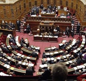 الشيوخ الأمريكي يقف في وجه خطط ترامب للانسحاب من سوريا وأفغانستان