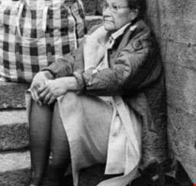 حكّامنا وحكّام العالم . حين تصبح رئيسة الجمهورية متسوّلة !!