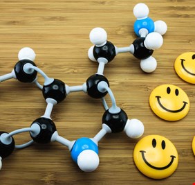 أربع هرمونات مسؤولة عن تحديد مستوى سعادة الإنسان