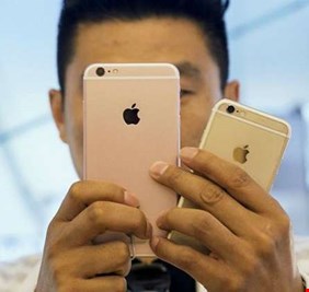 تطبيقات شائعة تسجل نشاطات المستخدم 