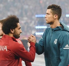 رونالدو يريد إنهاء مسيرته الكروية إلى جانب محمد صلاح