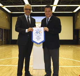 سلمان بن ابراهيم يزور طوكيو ويثمن مكانة الكرة اليابانية على الساحة الآسيوية