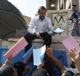 بالوثائق.. نائبة تطلب من وزارة النفط تشغيل الشباب العاطلين في البصرة