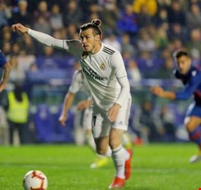 ريال مدريد يخرج من عنق الزجاجة بركلتي جزاء