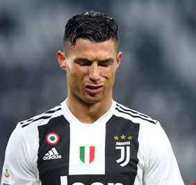 رونالدو سيخضع لفحوص طبية بعد إصابة كاحله!