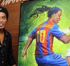 لوحات فنية للأسطورة رونالدينيو في ماراكانا!