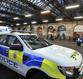 الشرطة البريطانية تعثر على عبوات ناسفة بمطارين ومحطة قطارات في لندن