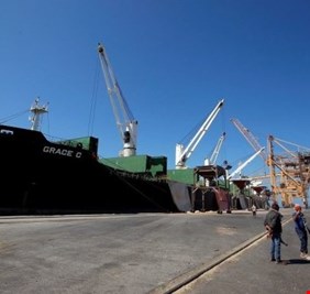 الموانئ العراقية توقع عقداً لتنفيذ مشروع مدخل وطرق موانئ أم قصر