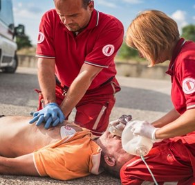 طريقة بسيطة من 3 كلمات، يتم تنفيذها في 3 خطوات، كفيلة بانقاذ حياة إنسان أو أكثر!!