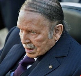 شاهد.. أول ظهور للرئيس بوتفليقة بعد عودته من جنيف