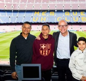 برشلونة يُكرم منقذ أطفال مدرسة فلوريدا