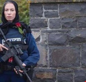 قصة إيفانز.. الشرطية النيوزيلندية التي أثارت إعجاب العالم