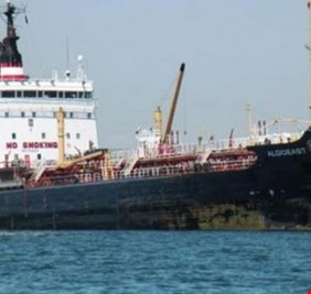 بسبب الظروف الجوية .. العراق يوقف تصدير النفط بحريا لمدة اربعة ايام