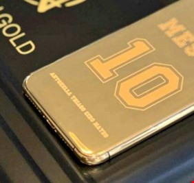 ميسي يقتني آيفون من الذهب