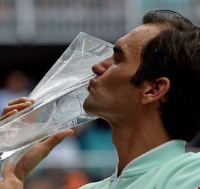 دورة ميامي.. فيدرر يتوج بلقبه الـ101 في مسيرته