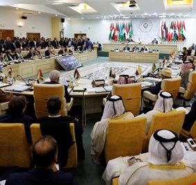 صحيفة النيويورك تايمز تنشر في عناوينها الرئيسة قرار قادة العرب بدعوة ايران لعدم التدخل في شؤونهم الداخلية