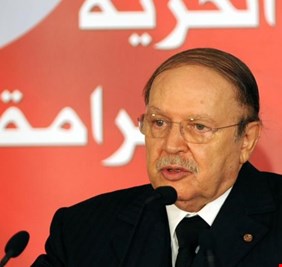 الرئيس الجزائري عبد العزيز بوتفليقة يعلن استقالته رسميا