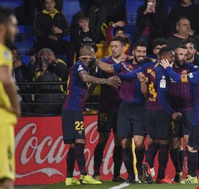 برشلونة يقتنص تعادلا مثيرا أمام فياريال في 