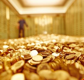 الذهب ينخفض صوب أدنى مستوى في 10 أسابيع