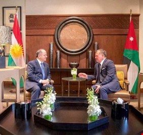 استياء عراقي من رفع الأردن علم كردستان خلال استقبال البارزاني