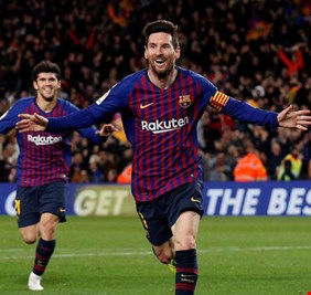 سواريز وميسي يحسمان القمة مع أتلتيكو ويقربان برشلونة من اللقب