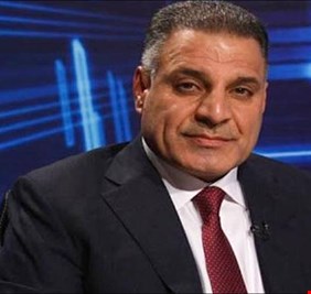 مصدر: أبو مازن في مفوضية الانتخابات للضغط باتجاه إبقاء أحد المدراء   الذين يتحكم بهم من داخلها