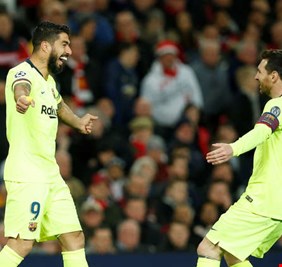 برشلونة يسقط مانشستر يونايتد ويفك عقدة 