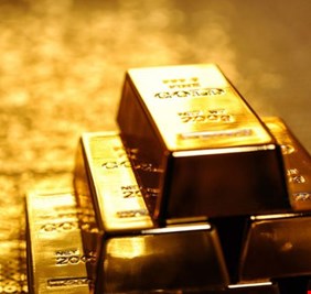 الذهب يتماسك قرب أعلى مستوى في أسبوعين