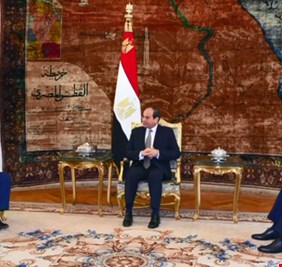 لماذا زار حفتر القاهرة في هذا التوقيت والتقى السيسي؟