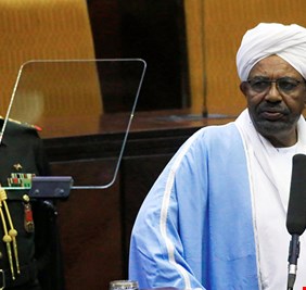 وكالة تكشف اتفاقا سريا على نقل البشير إلى هذه الدولة العربية