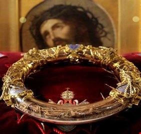 من البطل الذي أنقذ إكليل الشوك من حريق نوتردام؟