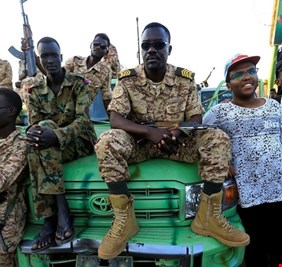 السودان.. اعتقال عدد من قيادات الحزب الحاكم السابق ووضع رئيس البرلمان الأسبق قيد الإقامة الجبرية