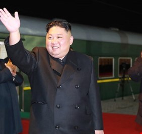 كيم جونغ أون يتوجه بقطاره المصفح إلى روسيا لعقد أول قمة مع بوتين