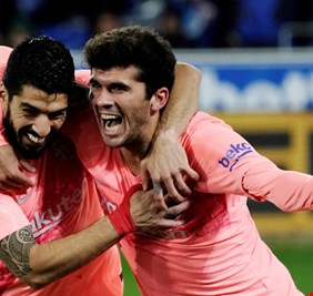 برشلونة يهزم ألافيس ويقترب من حسم لقب 