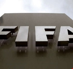 الفيفا يوقف 8 لاعبين مدى الحياة!