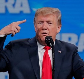 ترامب: سننسحب من معاهدة تجارة الأسلحة الدولية