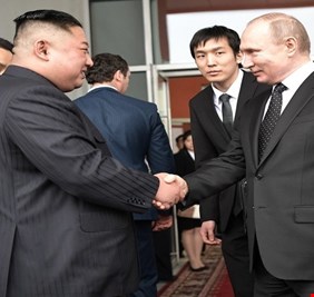 الكرملين: كيم قائد متمرس ورجل دولة مثقف ومتّزن