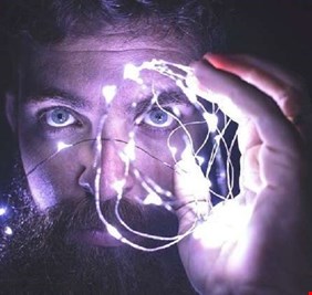 علاج جديد لمرض ألزهايمر بالصوت والضوء!