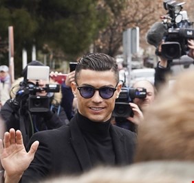 رونالدو: أوقفني الناس في شوارع مدريد مطالبين بعودتي إلى الريال