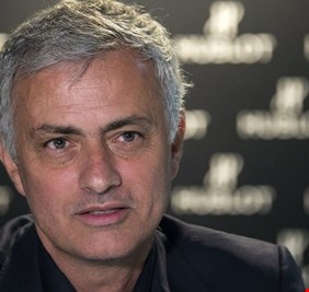 مورينيو يرد على عرض لتدريب منتخب عربي