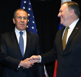 لافروف عقب لقائه بومبيو: لا مؤشرات على احتمال تدخل عسكري في فنزويلا والحل العسكري سيكون كارثة