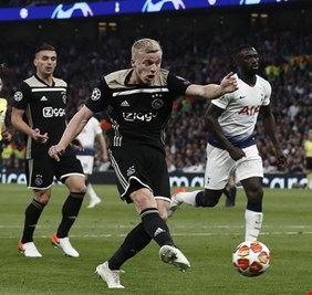 أياكس يعول على شبابه والتاريخ لبلوغ نهائي أبطال أوروبا