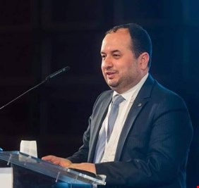 على ذمة وكالة ( ألواح ) :  الحلقة الثانية من المسلسل الفضائحي (حرامي الفضيلة).. ما قصة مدينة الأمل في البصرة؟ ومن يحمي المحمداوي ويدعمه في حملات الابتزاز وصفقة نفط البصرة؟